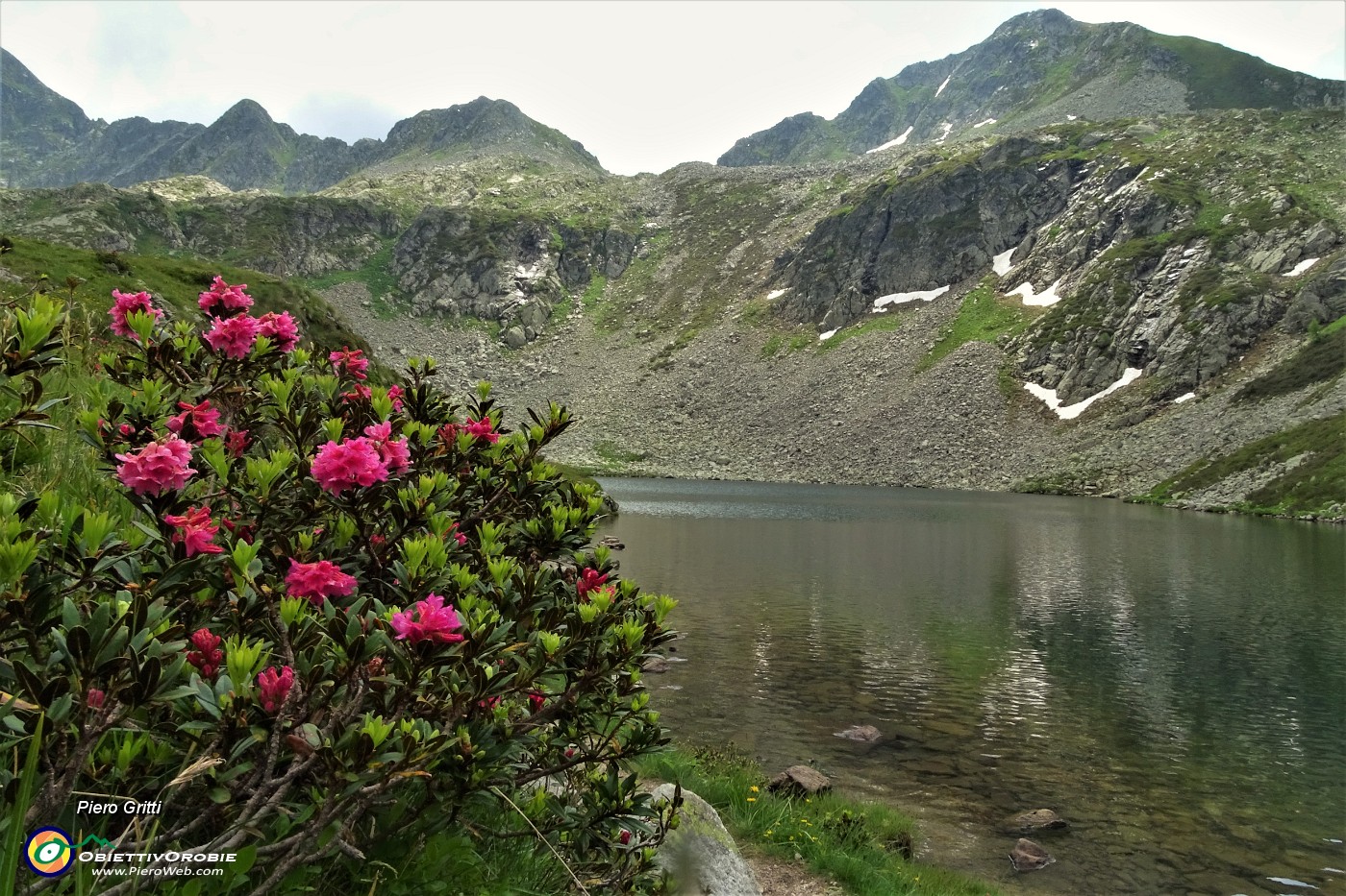 35 Lago di Sopra (2095 m) con Monte Valegino a dx.JPG